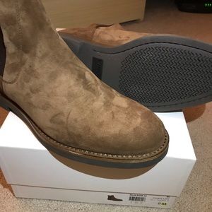Vince Chelsea boot size 9 brand new